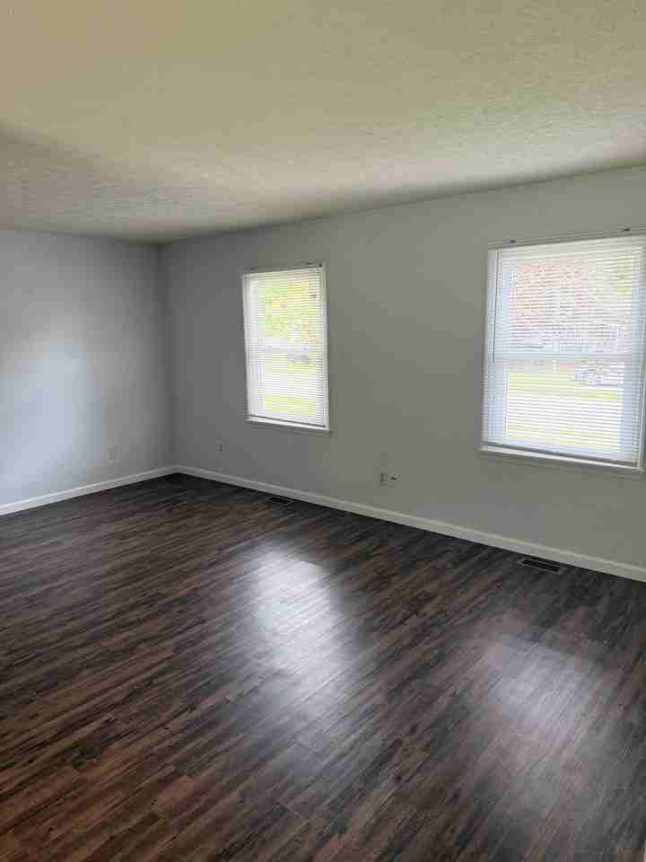 3505 W Festive Dr - Photo 7 of 19