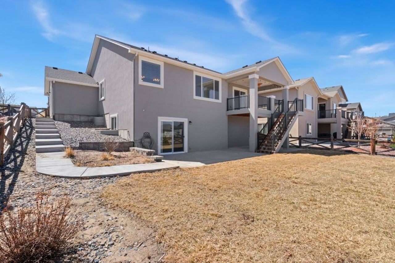 9340 Blue Birch Ct - Photo 3 of 31