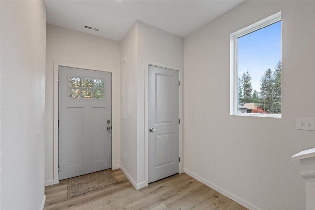 4237 E Pratt Ave - Photo 4 of 11