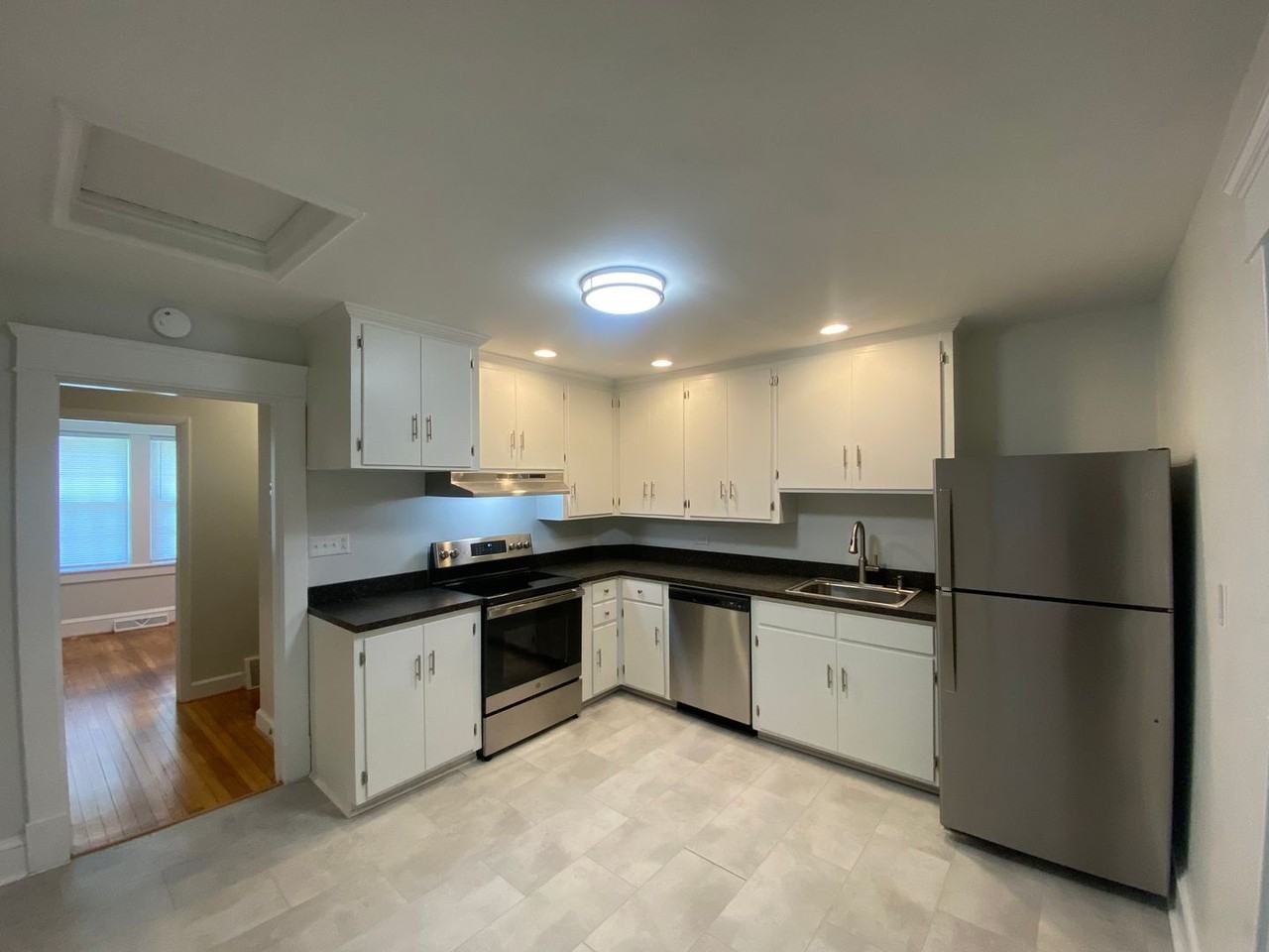 302 Spring St - Photo 2 of 9