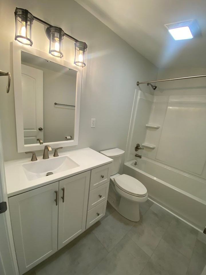 302 Spring St - Photo 3 of 9