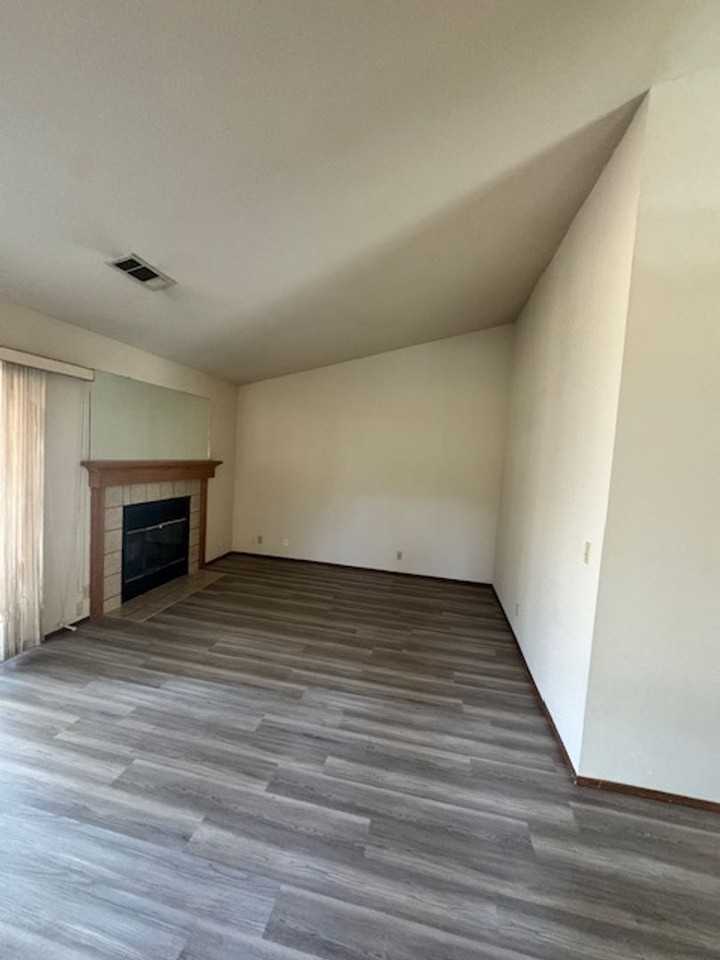 567 Shell Dr - Photo 3 of 20