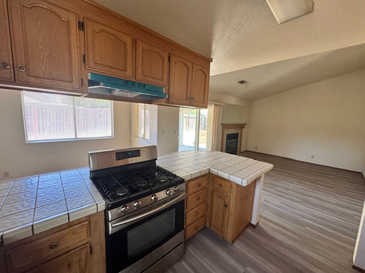 567 Shell Dr - Photo 5 of 20