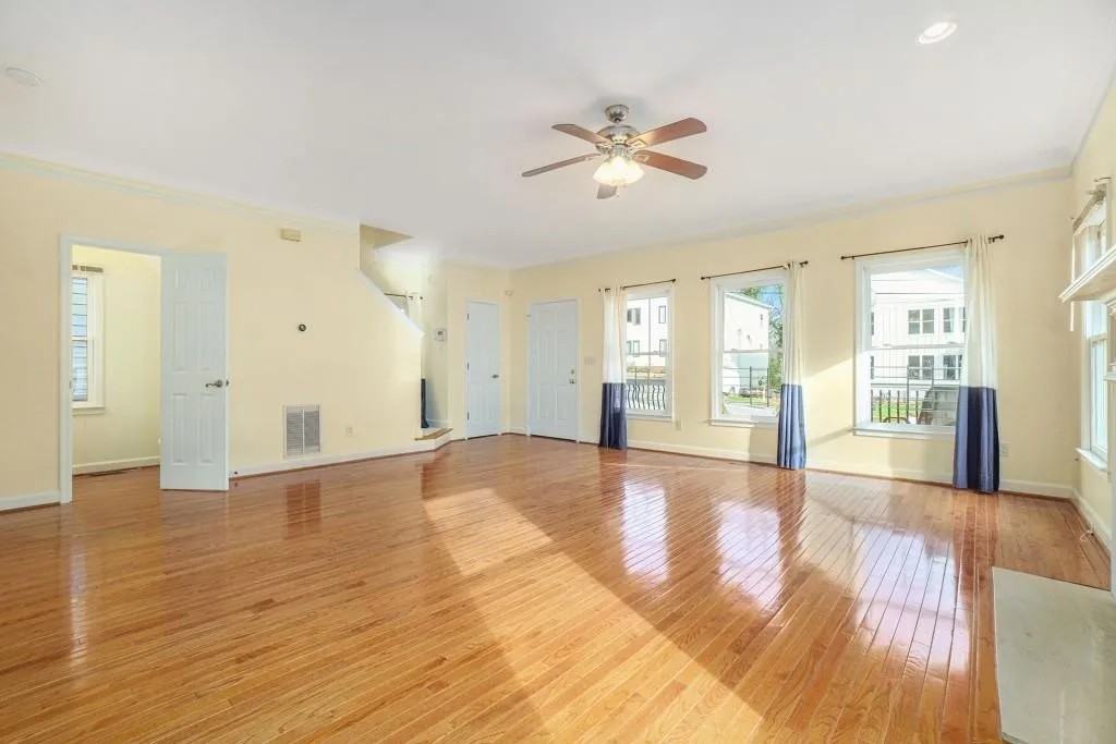 167 Vanira Avenue Southeast - Photo 3 of 27