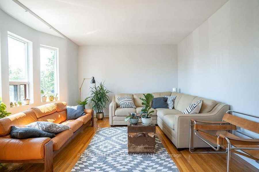 17 Greenlaw Avenue - Photo 3 of 17