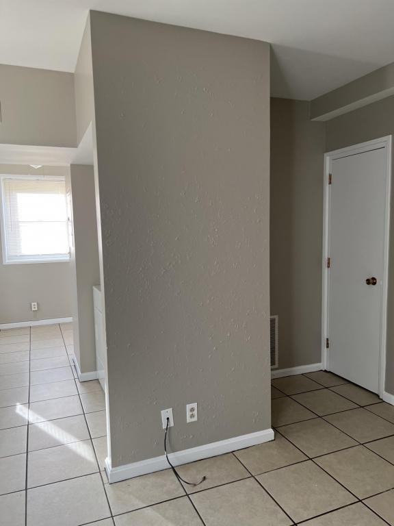 1850 Mccloskey Ave - Photo 3 of 13