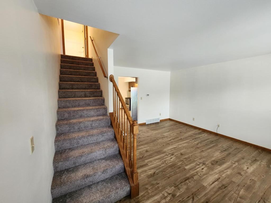 914 S 42nd St - Photo 2 of 6