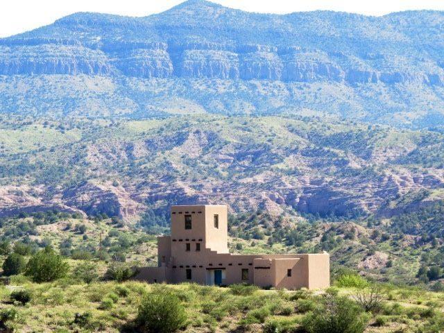 61 Double E Ranch Rd - Photo 2 of 7