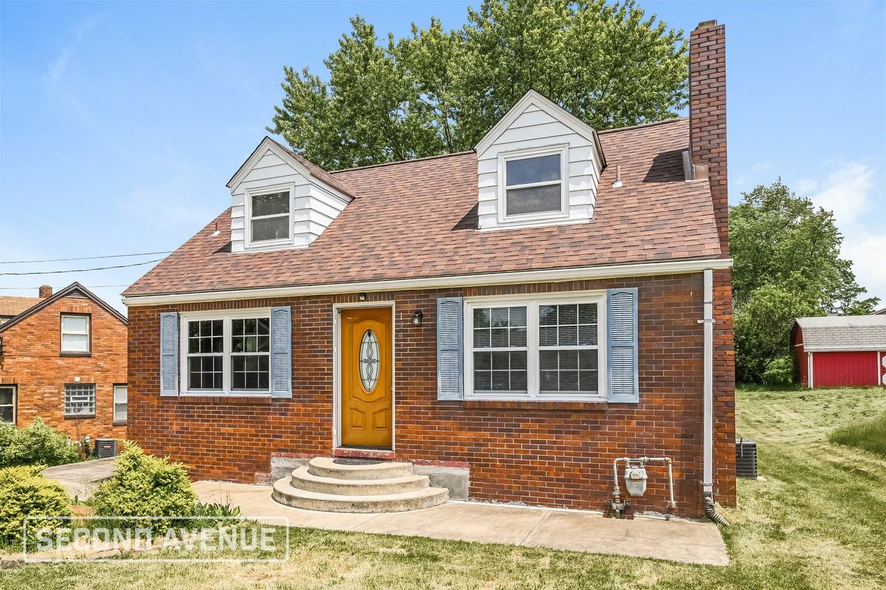 1247 Cascade Rd - Photo 2 of 28