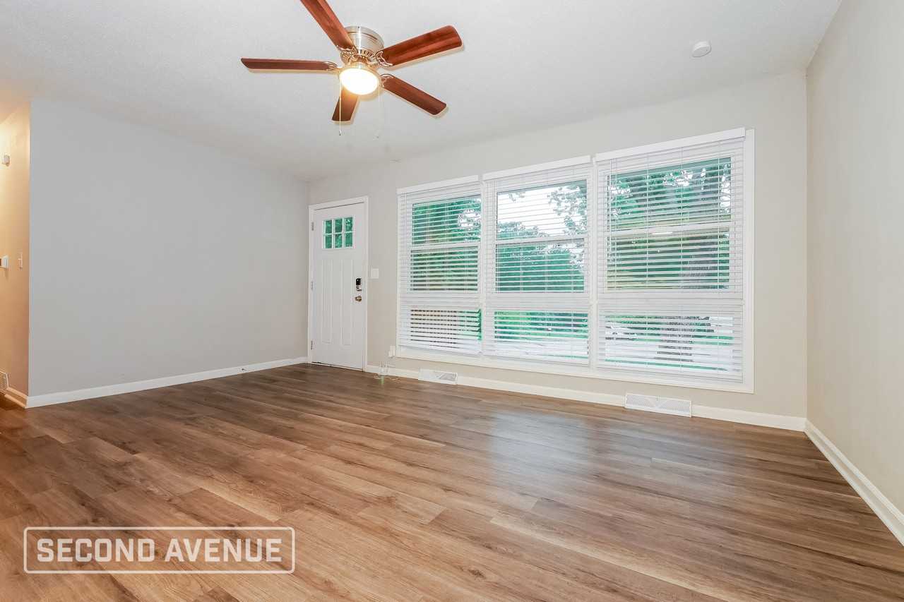 401 Lacy Ln - Photo 3 of 27