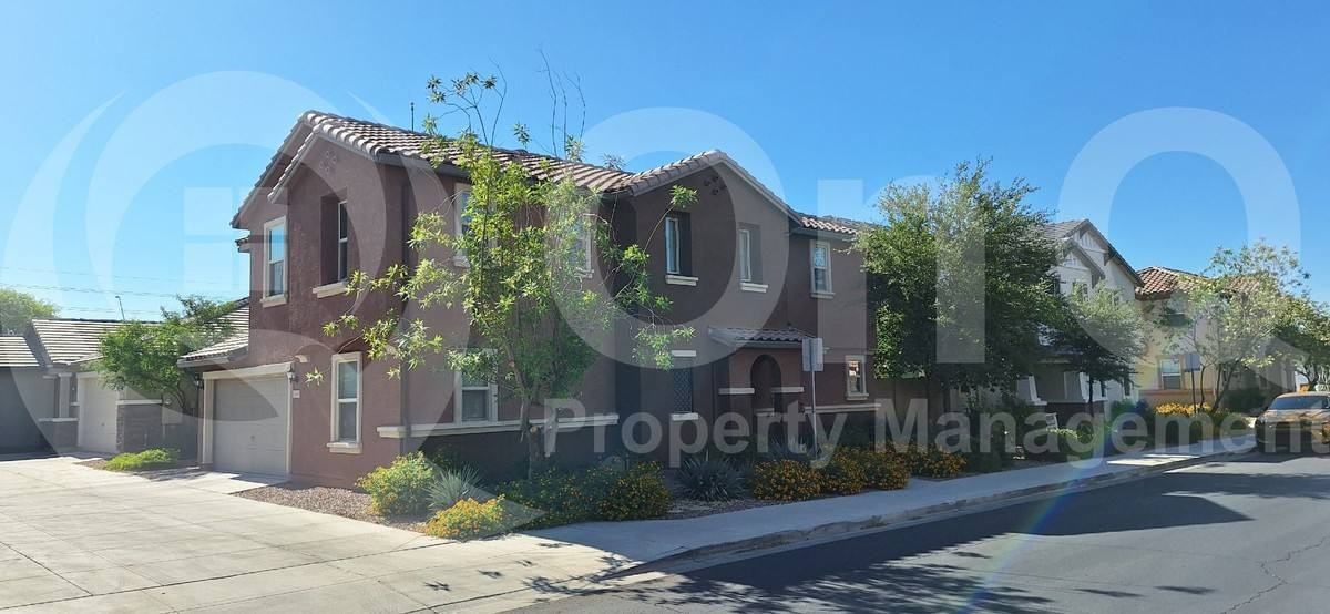 1147 S Sawyer - Photo 2 of 10