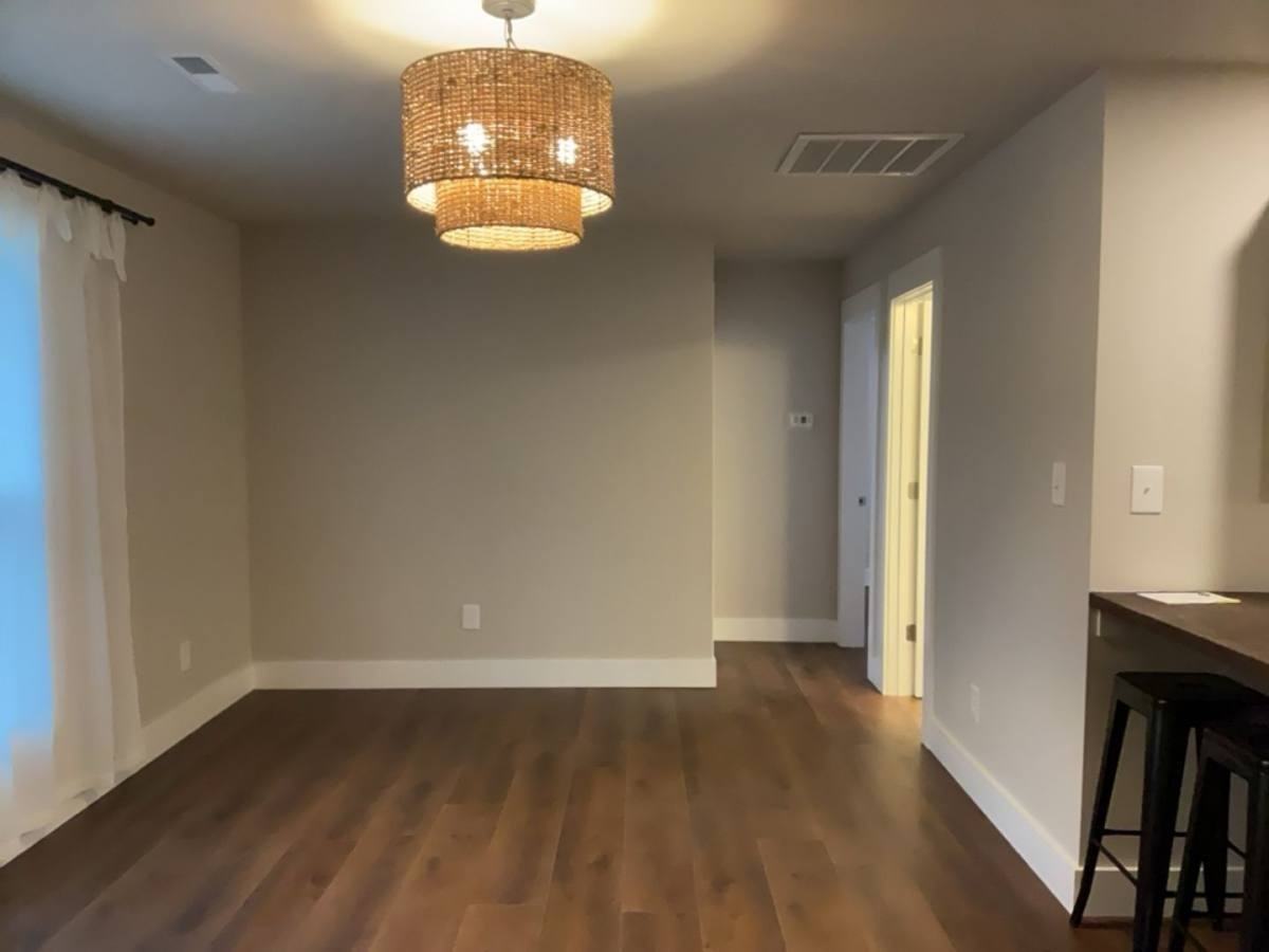 623 Rivermont Rd - Photo 2 of 10