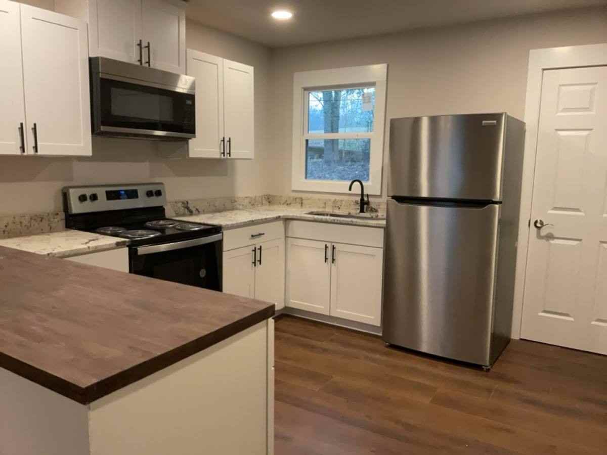 623 Rivermont Rd - Photo 3 of 10