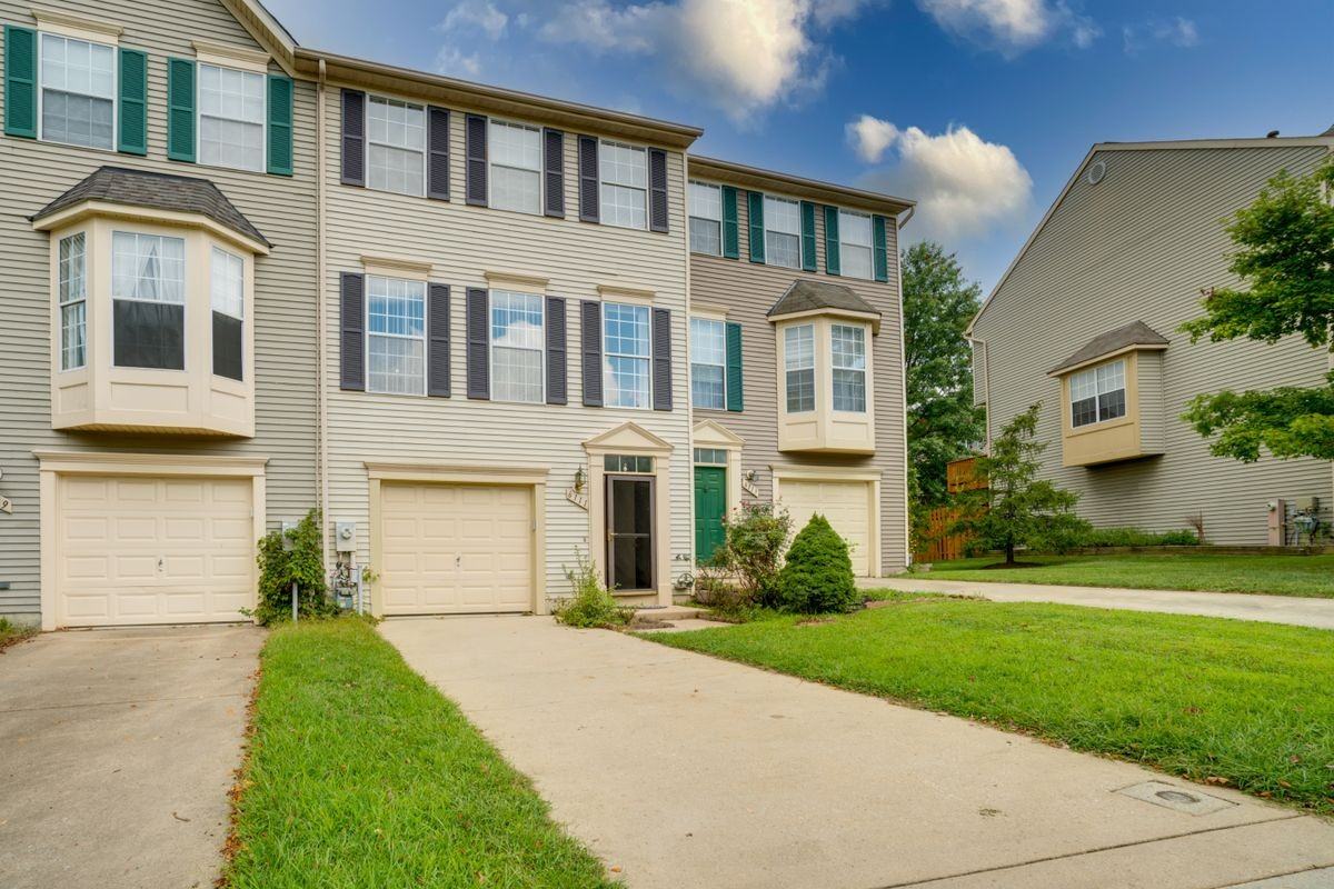 6111 Silver Arrows Way - Photo 2 of 48