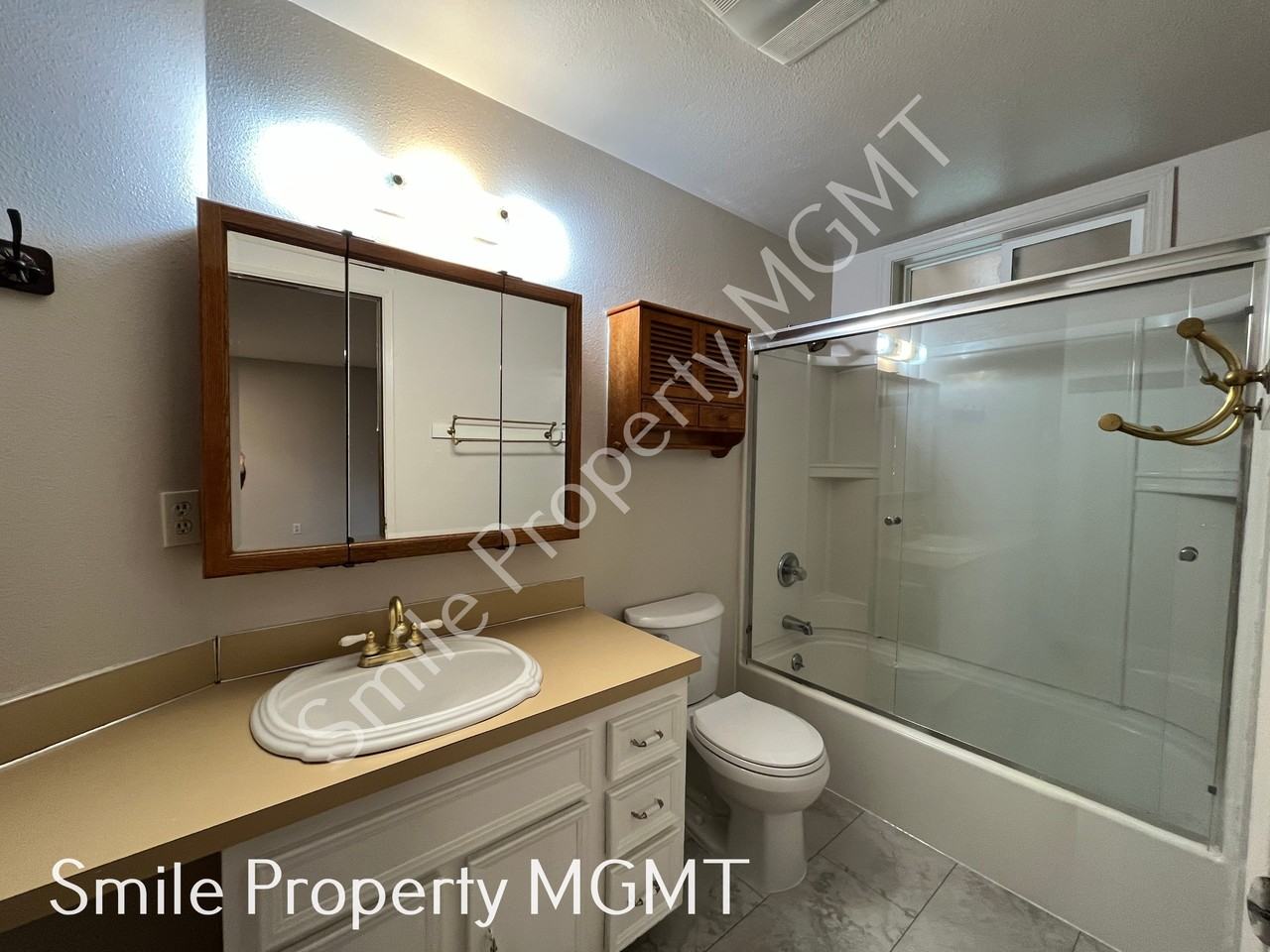 10332 Se Clinton St - Photo 2 of 15