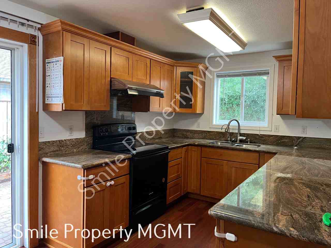 10332 Se Clinton St - Photo 3 of 15