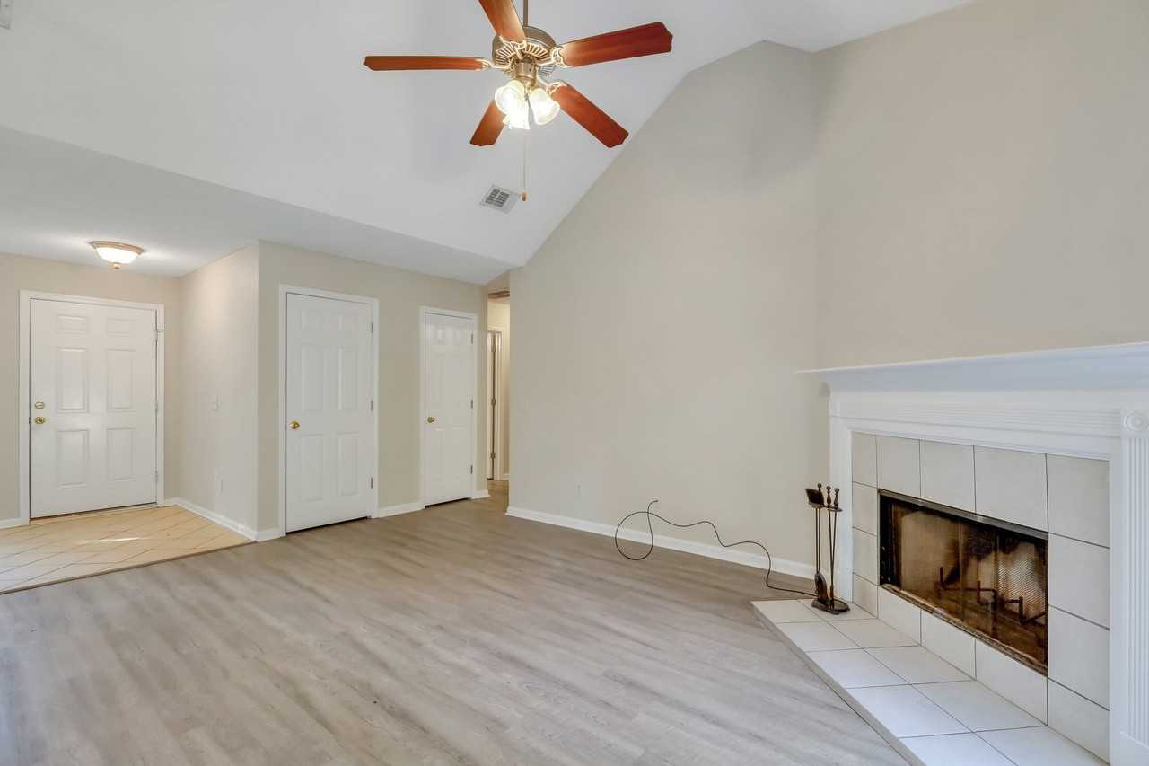 102 Silverton Rd - Photo 7 of 29