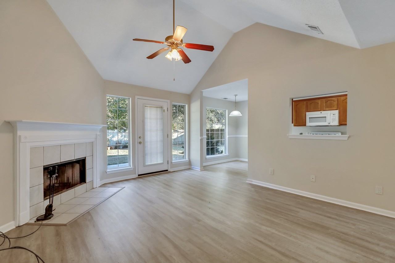 102 Silverton Rd - Photo 3 of 29