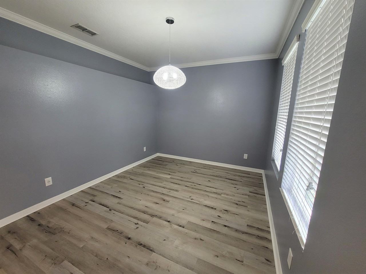 553 Shirley Dr - Photo 6 of 47