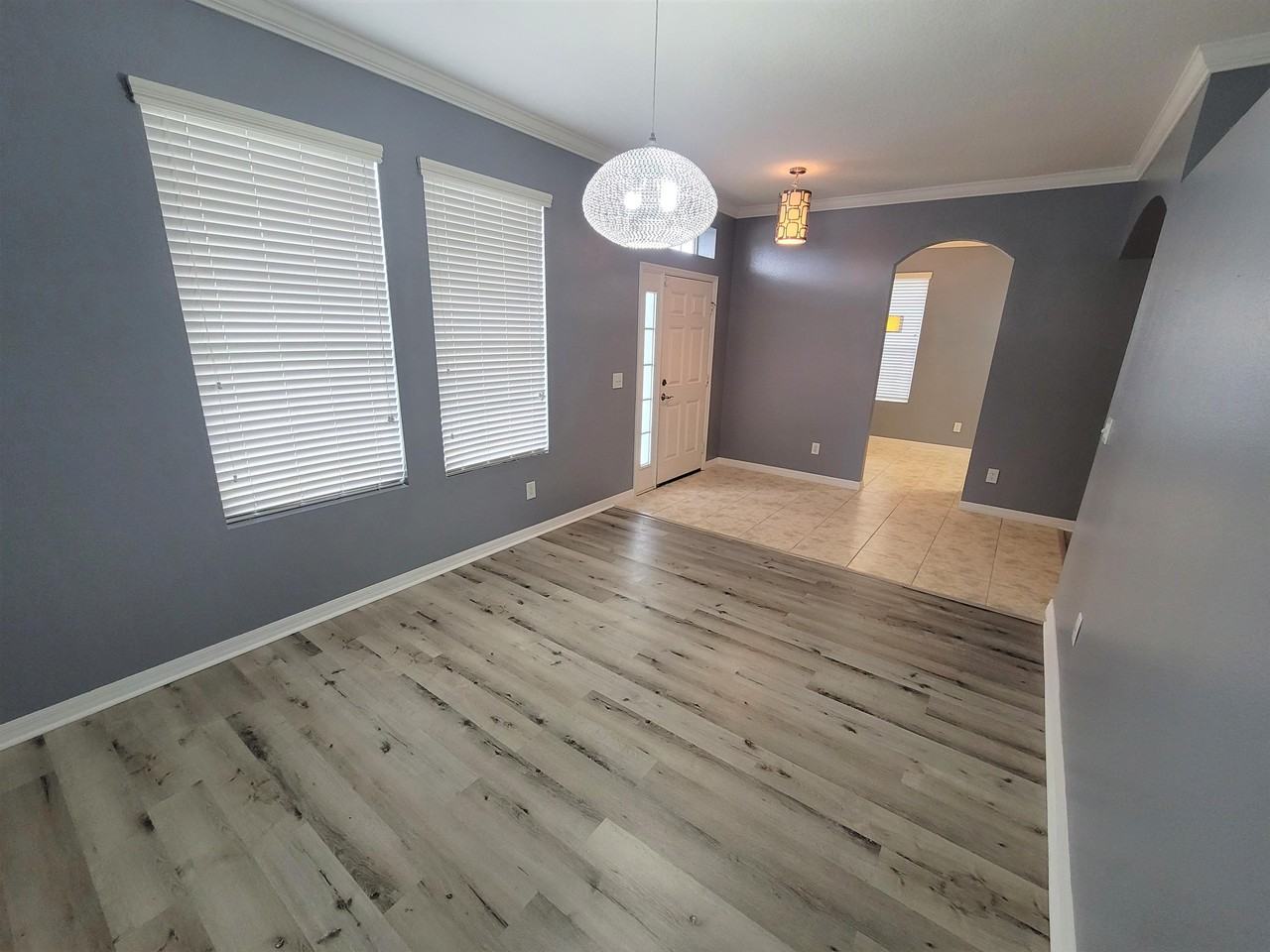 553 Shirley Dr - Photo 4 of 47