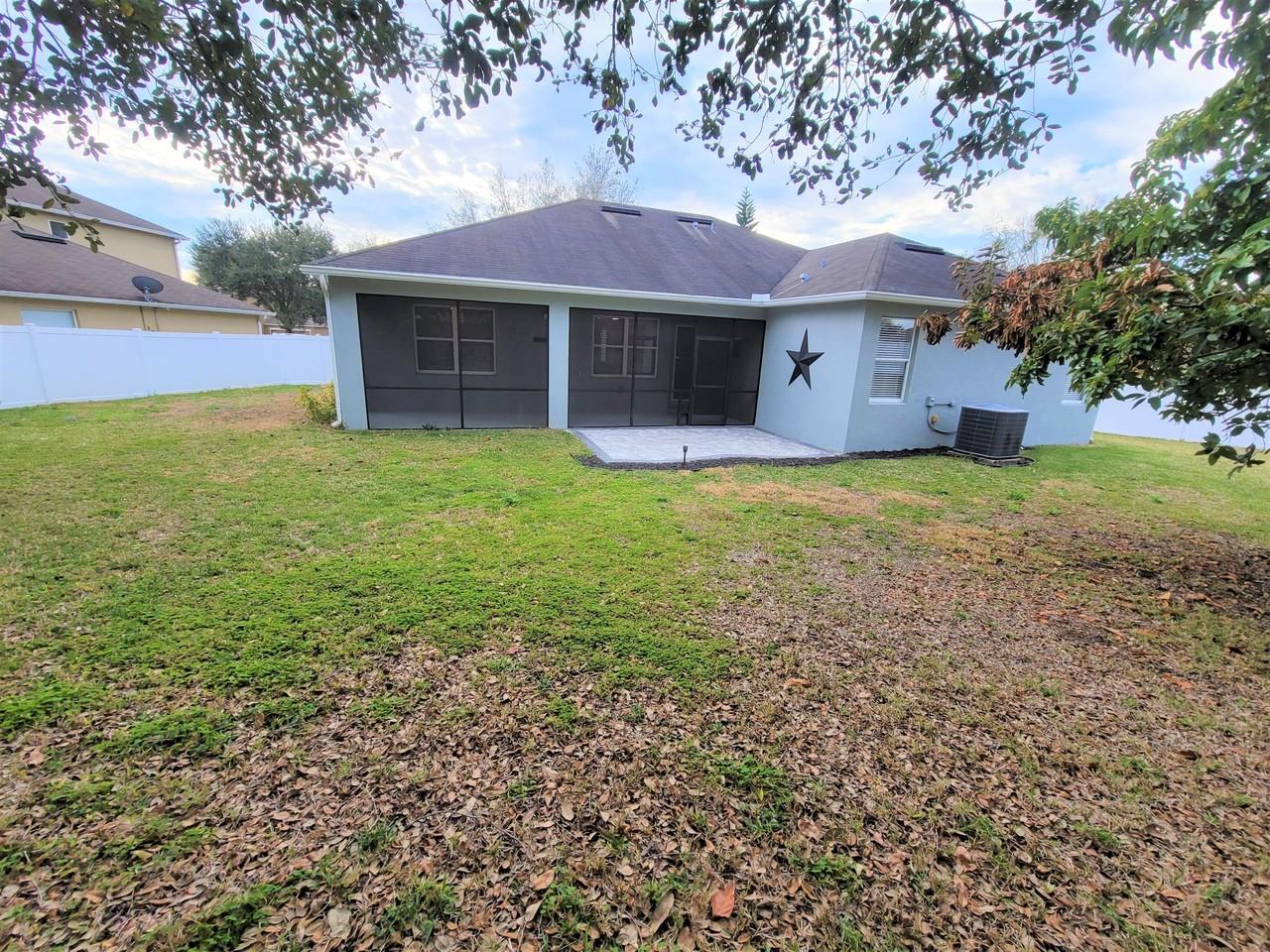 553 Shirley Dr - Photo 7 of 47