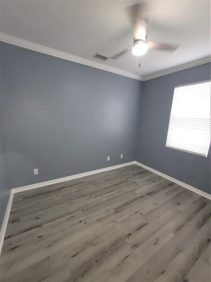 553 Shirley Dr - Photo 7 of 47