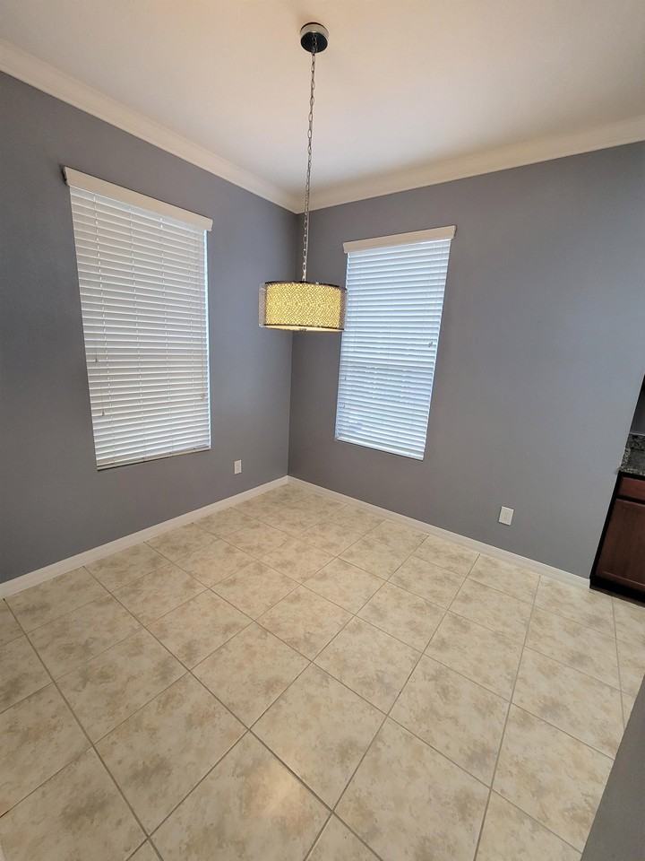 553 Shirley Dr - Photo 5 of 47