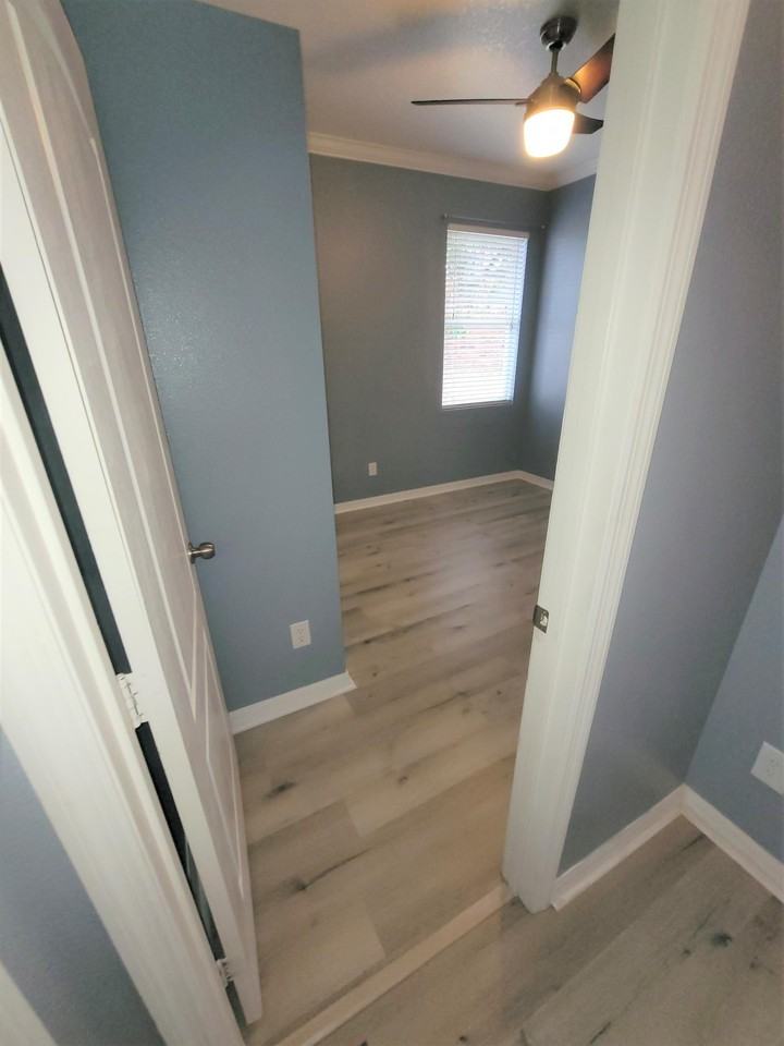 553 Shirley Dr - Photo 3 of 47