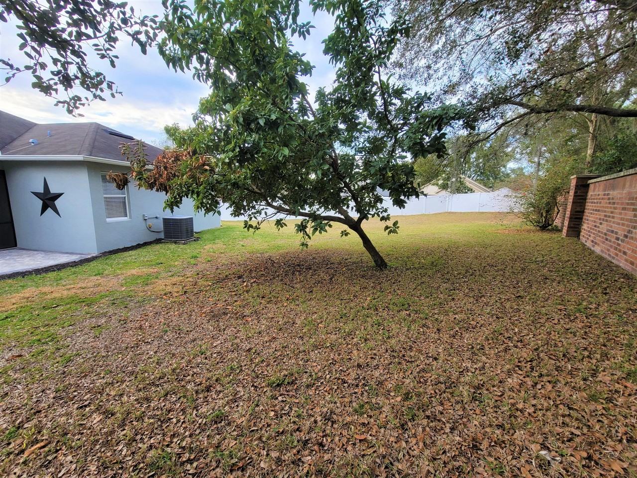 553 Shirley Dr - Photo 2 of 47