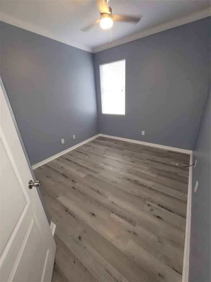 553 Shirley Dr - Photo 6 of 47