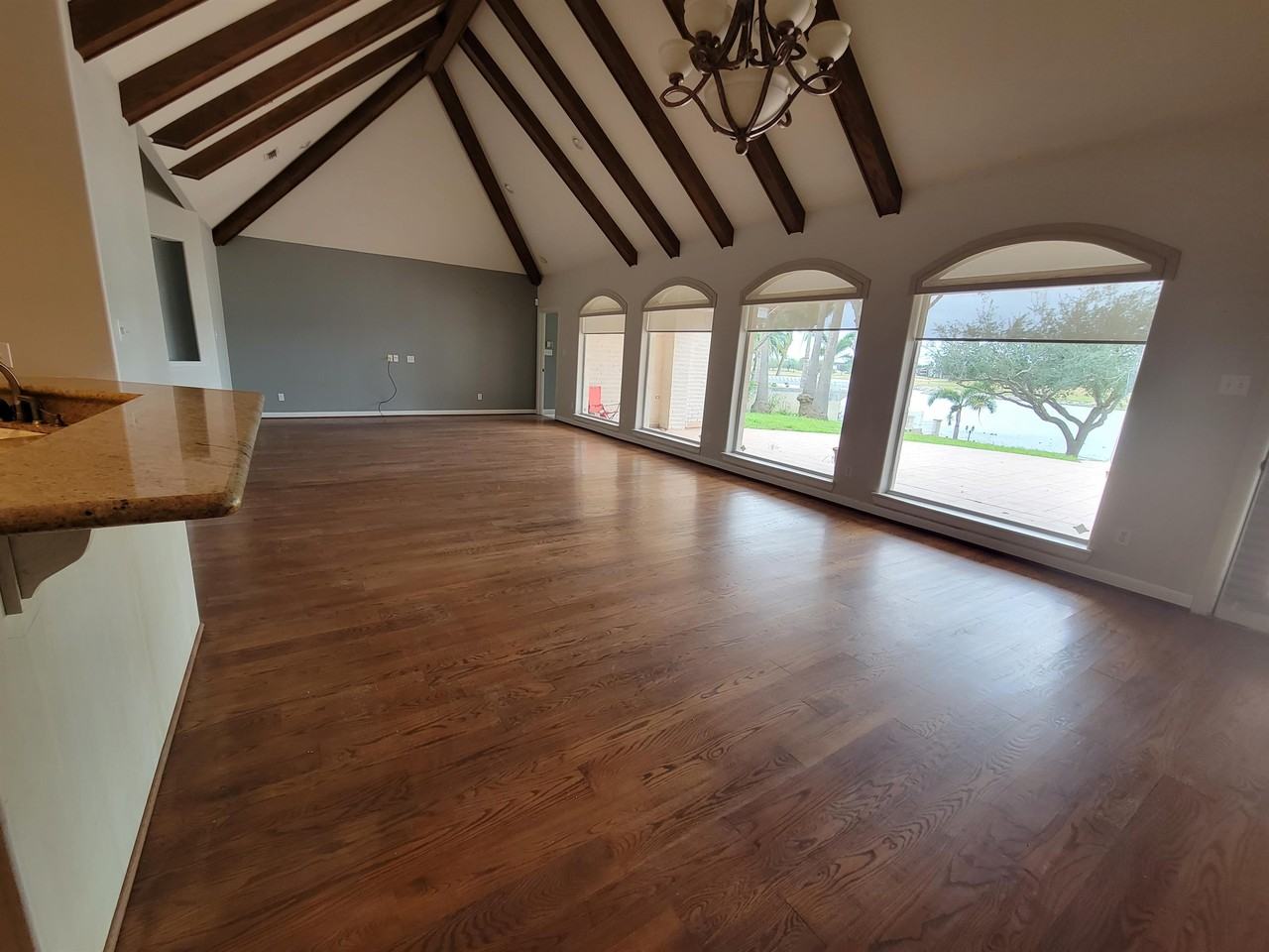 210 Rio Grande Dr - Photo 4 of 16