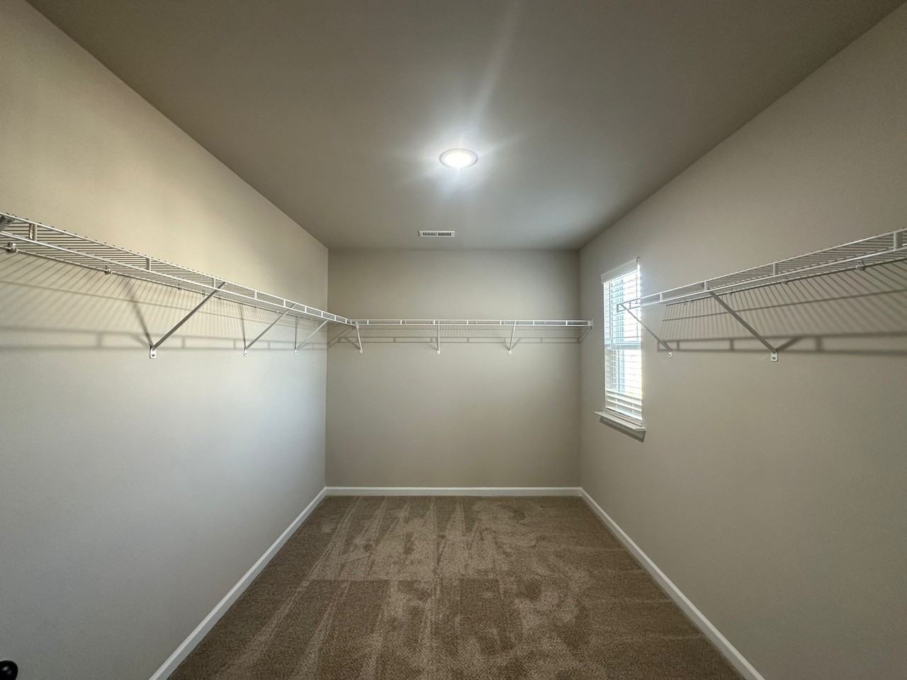 9050 Stoney Waters Ct - Photo 5 of 40