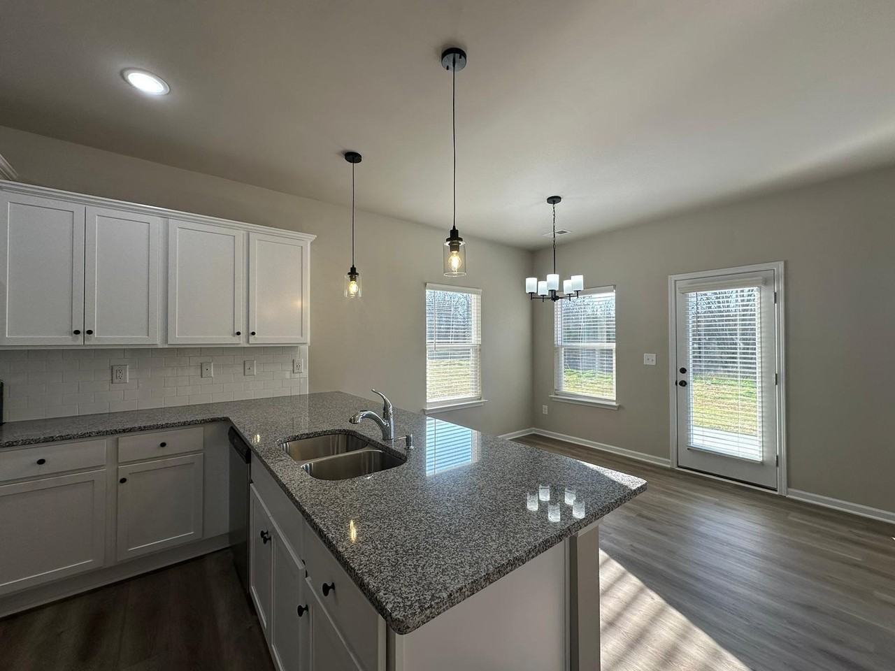 9050 Stoney Waters Ct - Photo 6 of 40