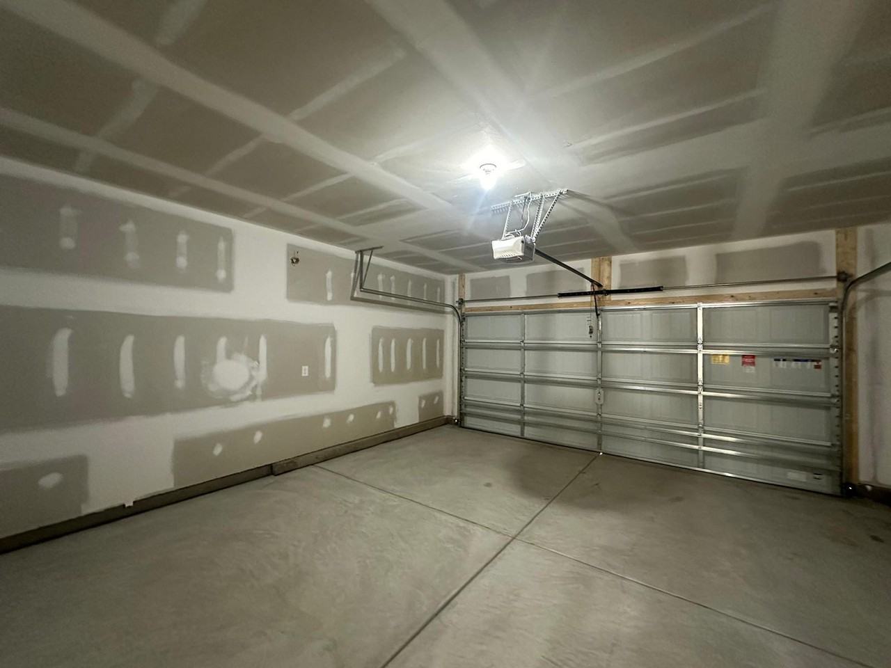 9050 Stoney Waters Ct - Photo 2 of 40