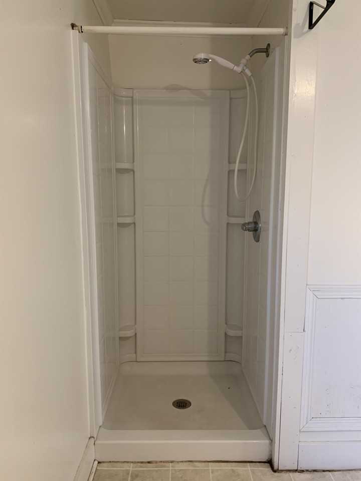 1210 E 11th St #2 - Photo 3 of 4