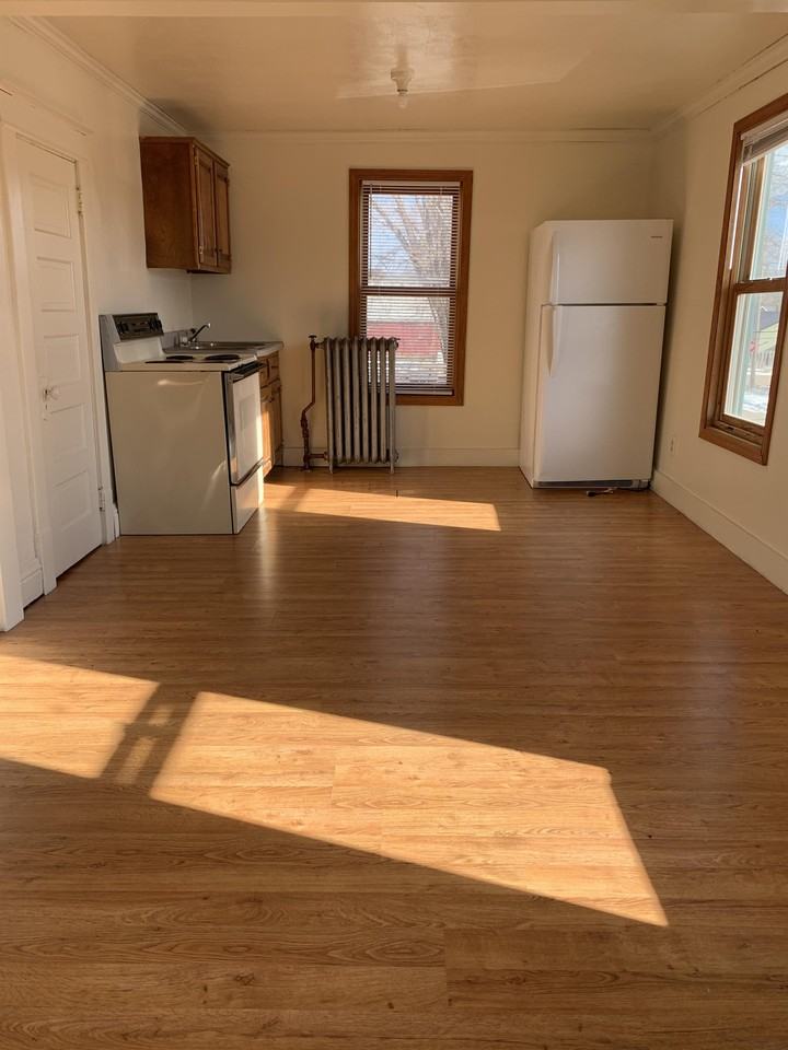 1210 E 11th St #2 - Photo 4 of 4