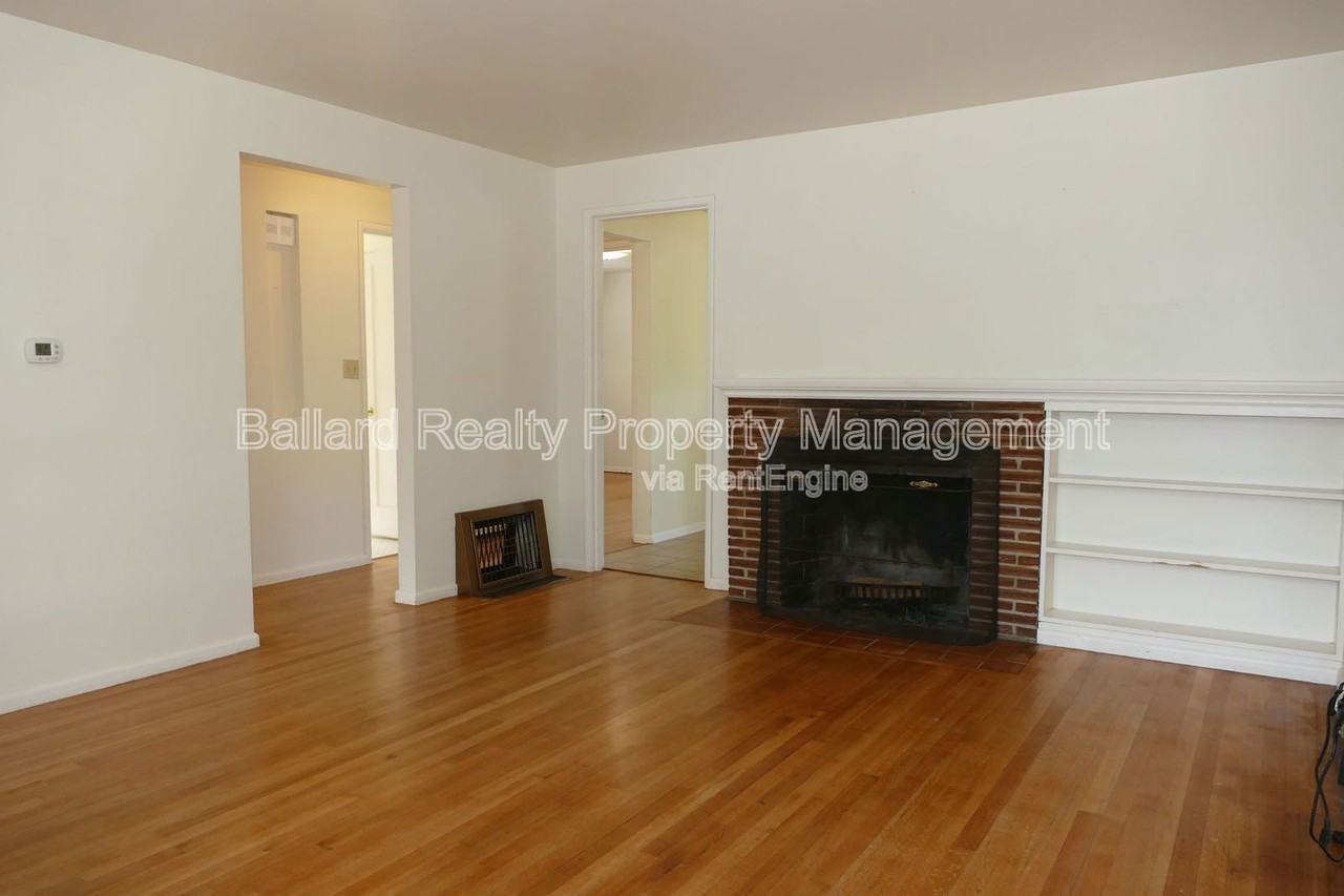 6527 25th Ave Nw - Photo 3 of 18