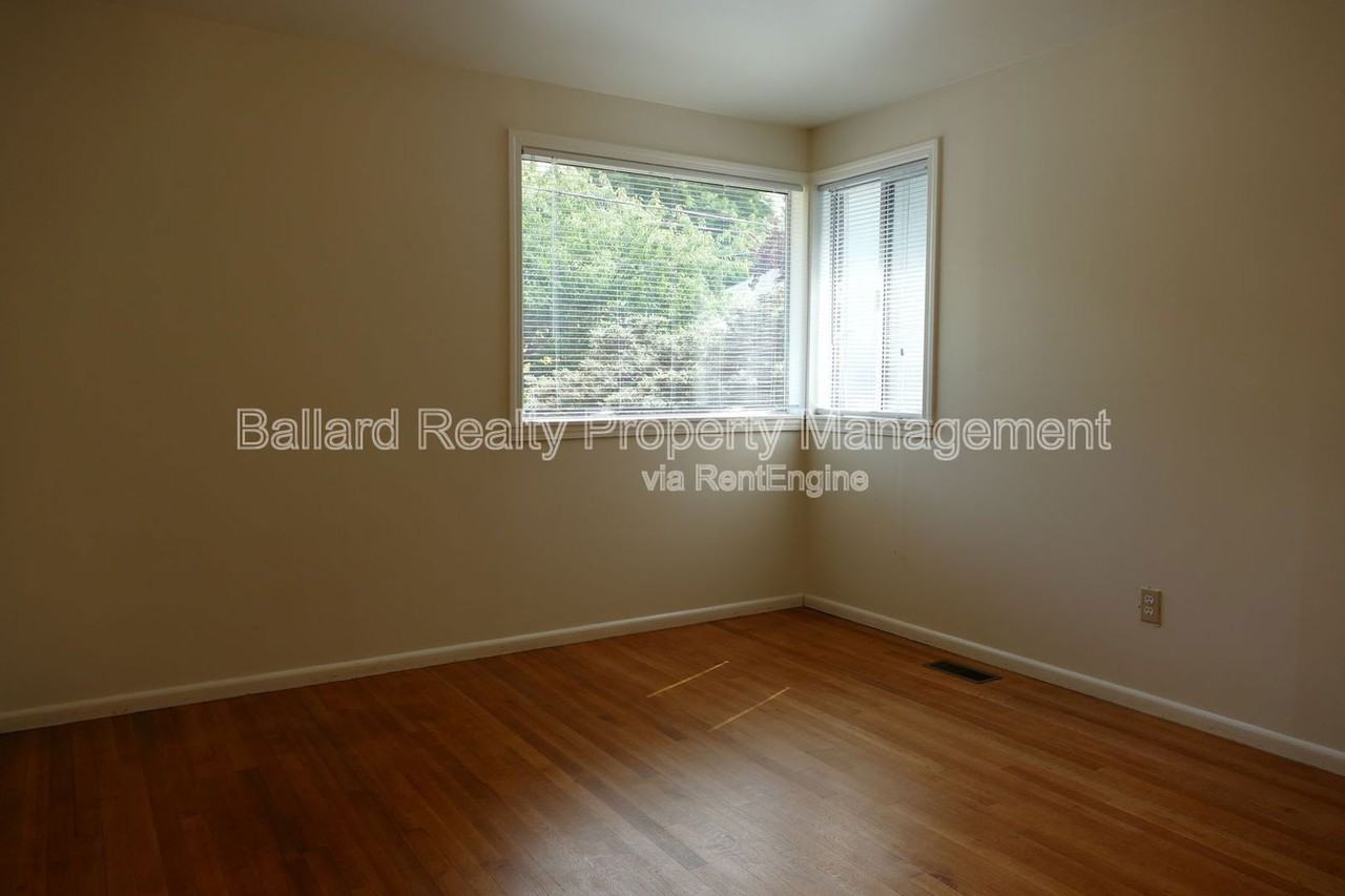 6527 25th Ave Nw - Photo 7 of 18