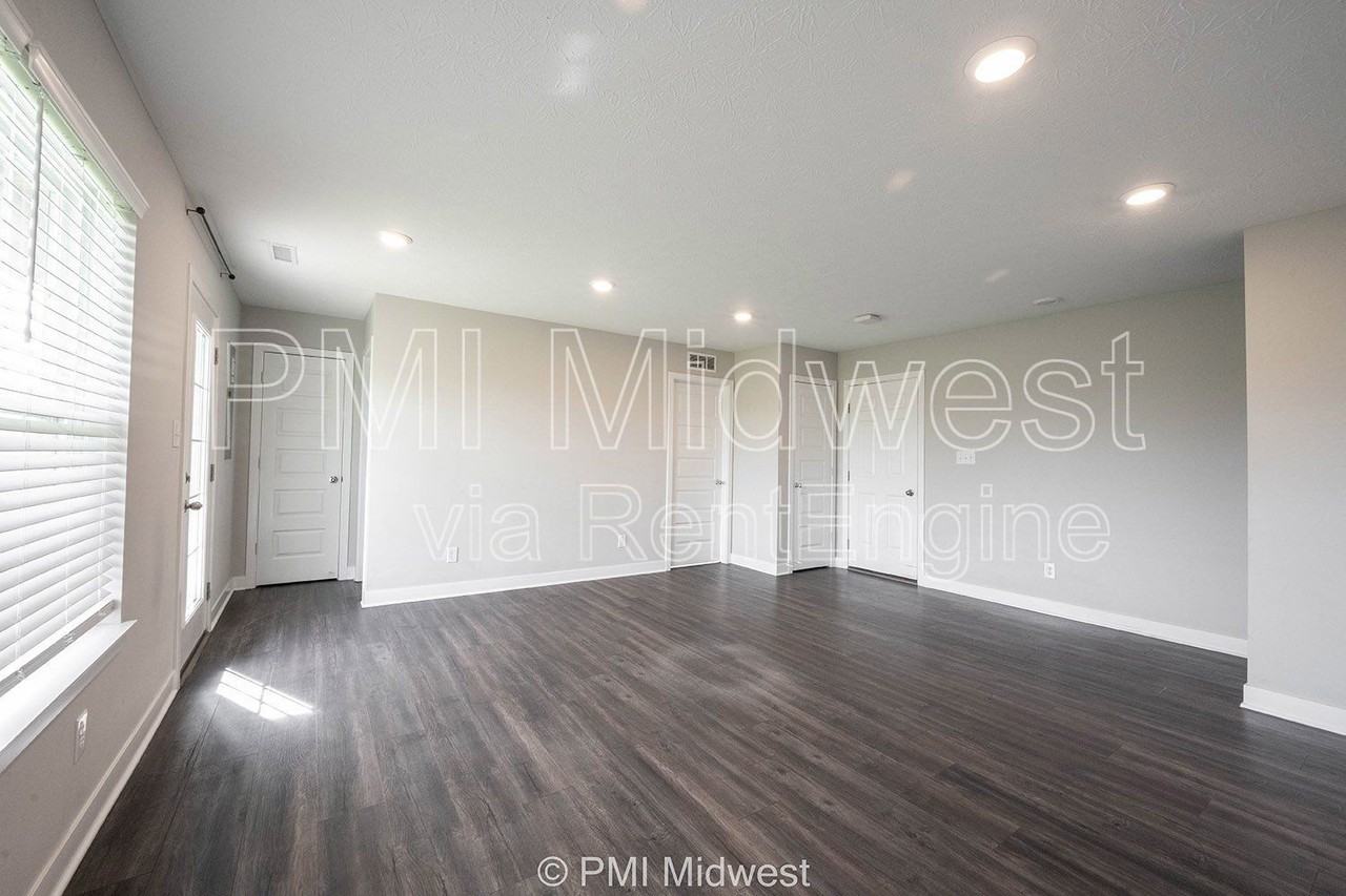 7278 Zanesville Rd - Photo 4 of 50