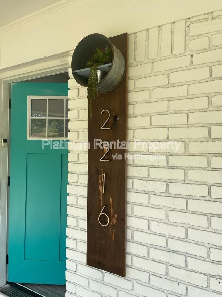 2216 Shancey Ln - Photo 6 of 50