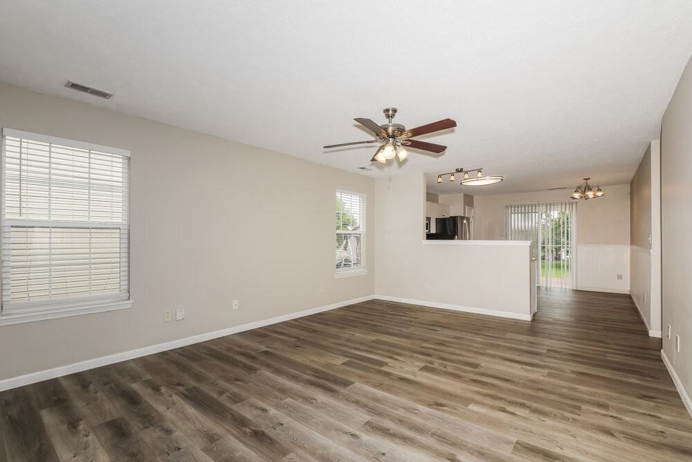 1120 Central Park Blvd N - Photo 4 of 17