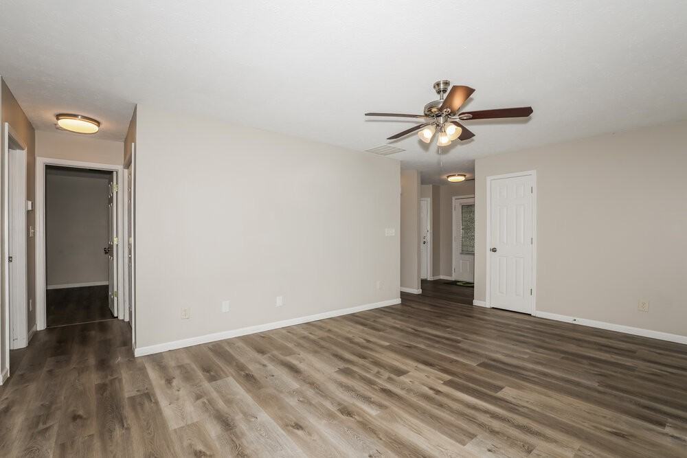 1120 Central Park Blvd N - Photo 5 of 17