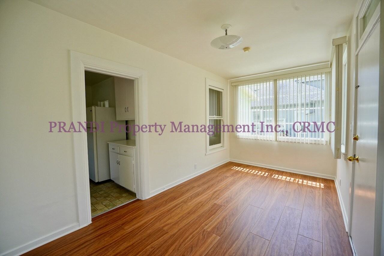 108 Pearl St - Photo 3 of 22