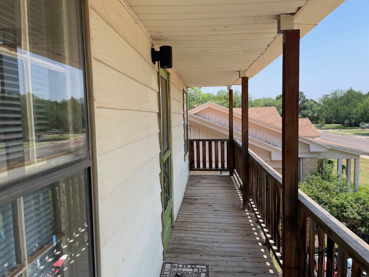 3018 29th St - Photo 2 of 16