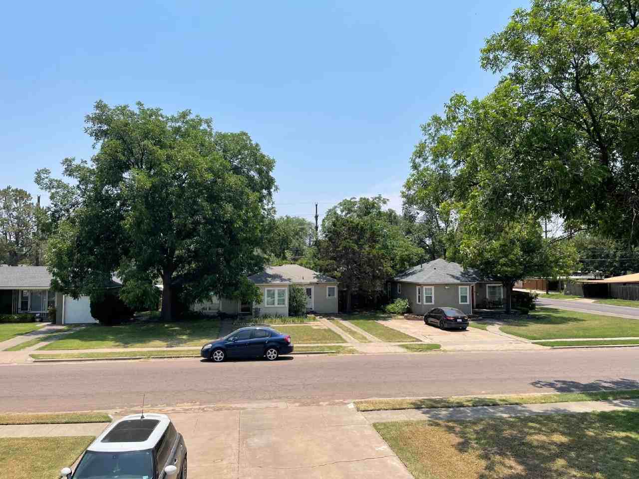 3018 29th St - Photo 4 of 16