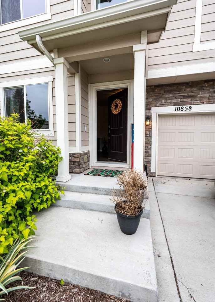 10858 Hidden Prairie Pkwy - Photo 7 of 50