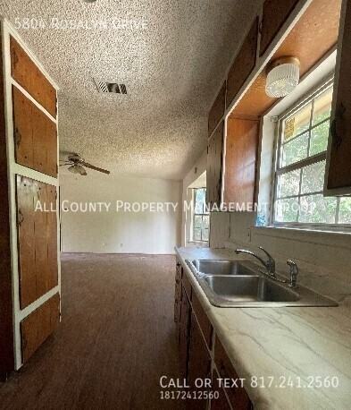 5804 Rosalyn Dr - Photo 3 of 7