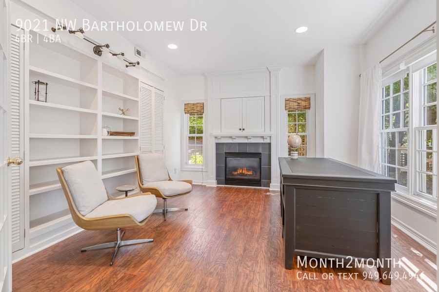9021 Nw Bartholomew Dr - Photo 2 of 37