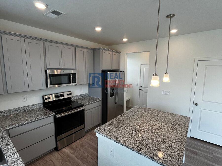 6549 Westcliffe Dr - Photo 7 of 23