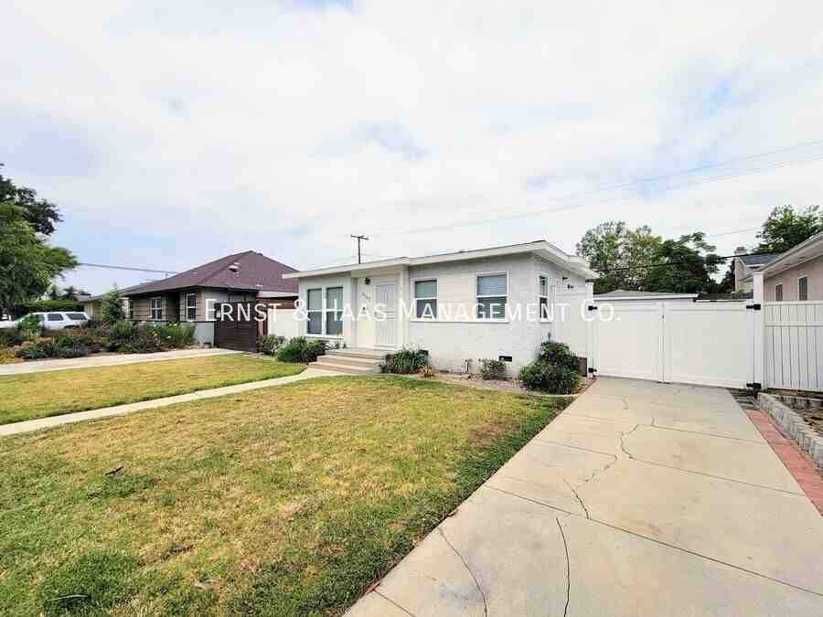 3102 Ocana Ave - Photo 2 of 23